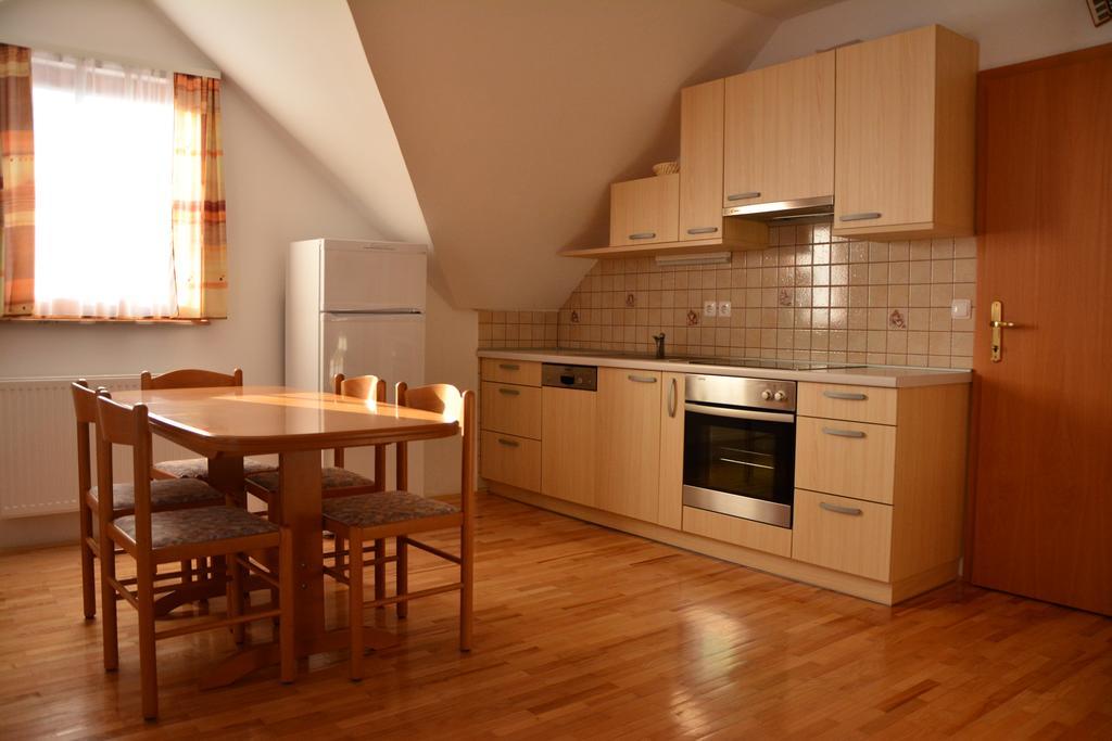 Apartments Gatej Церкно Экстерьер фото